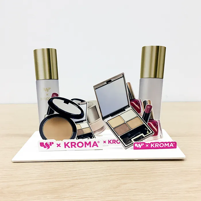 KROMAボードで作った化粧品ディスプレイ